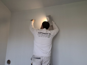 Photo de galerie - Masticage entre les couches a la lumière rasante 