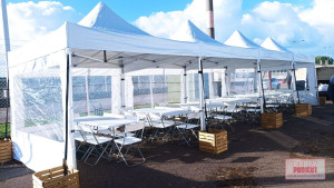 Photo de galerie - Tente de réception / Barnum / Chapiteau (usage domestique)