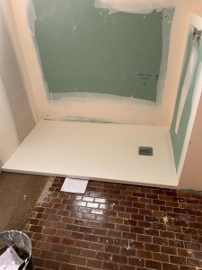 Photo de galerie - Pose Receveur de douche ?