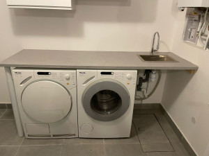 Photo de galerie - Plan de travail ! raccordement lavabo et machines 