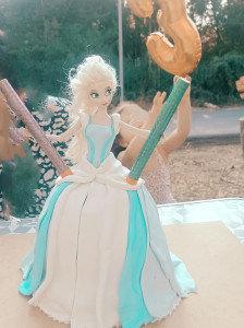Photo de galerie - Le gâteau adoré des petites filles reine des neiges 