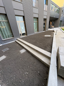 Photo de galerie - Apport et mise en terre végétale d’une ancienne partie bétonnée