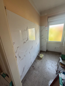Photo de galerie - Pose de dalle PVC dans une salle de bain 
