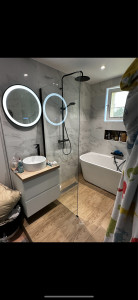 Photo de galerie - Paroi de douche meuble vasque et miroir led