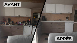 Photo de galerie - Transformation complète d’une cuisine dégradée : désencombrement, nettoyage intensif et remise en état pour retrouver un espace propre, sain et prêt à être habité.