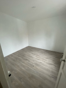 Photo de galerie - Peinture, mur avec plafond