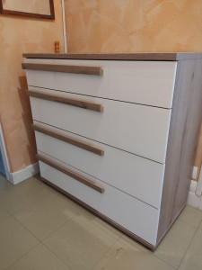 Photo de galerie - Montage commode neuve chez Philippe.
