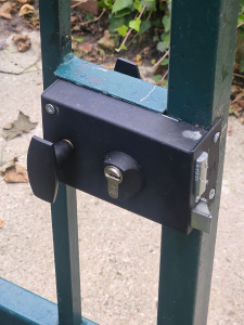 Photo de galerie - Changement de serrure de portail.