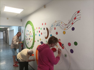 Photo de galerie - Fresque créée avec la collaboration des résidents d'un foyer 