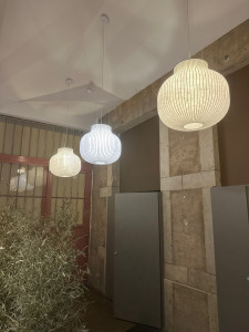 Photo de galerie - Installation de 3luminaires pour des bureau de coworking