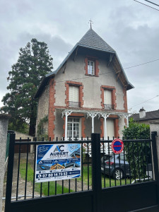 Photo de galerie - Remplacement d'ardoise fissuré et application d'un produit anti mousse DALEP