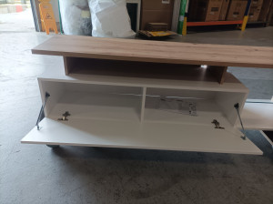 Photo de galerie - Montage pour modèle d'exposition pour un magasin de meubles 