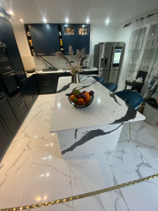 Photo de galerie - Pose cuisine équipée + îlot central 