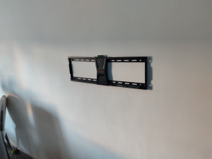 Photo de galerie - Pose un support mural de tv