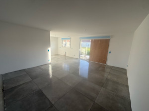 Photo de galerie - Pose de carrelage intérieur et faïence (salle de bain, cuisine). Travail propre et soigné. Disponible rapidement. À partir de 25 €/m².