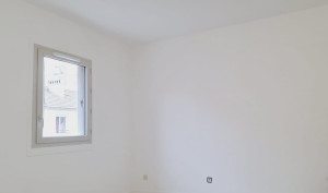 Photo de galerie - Enduit + peinture murs et plafonds F3, finition lisse, 2 couches, rendu propre et soigné.
