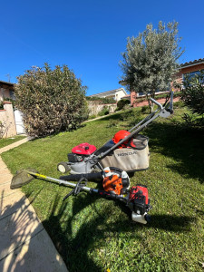 Photo de galerie - Tonte de pelouse et Debrousaillage 