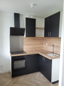 Photo de galerie - Pose cuisine avec pose parquet