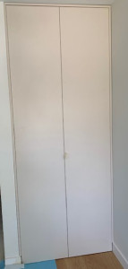 Photo de galerie - Pose dressing sur mesure encastré