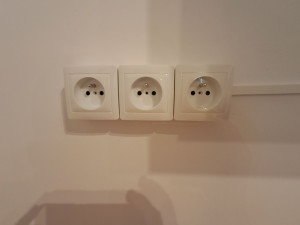 Photo de galerie - Installation de 3 prises apparantes 2P+T