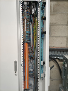 Photo de galerie - Pose et raccordement d'une armoire de chantier