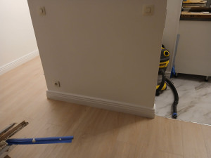 Photo de galerie - Pose du parquet. 