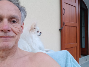 Photo de galerie - Selfie avec Chanel pour mission pet-sit et home-sit en Savoie 11-25/07/2025