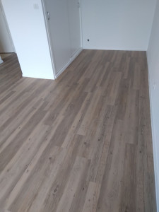 Photo de galerie - Pose de lame pvc imitation parquet