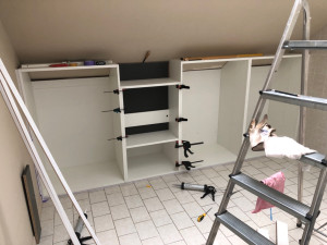 Photo de galerie - Aménagement rangement en sous pente 