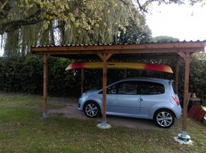 Photo de galerie - Carport 5x3 modifié avec toiture
+system de poulie pour kayak

