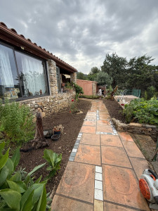 Photo de galerie - Nettoyage d’un potager laissé à l’abandon