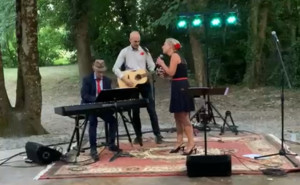 Photo de galerie - Chanteur - chanteuse