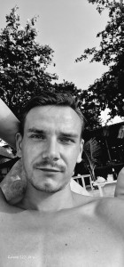 Photo de galerie - ? Alexandre, auto-entrepreneur en entretien et aménagement extérieur.
Entretien de jardin, taille de haies, nettoyage, petits travaux et ménage.
Sérieux, ponctuel et travail soigné.
? Devis gratuit – à votre service !