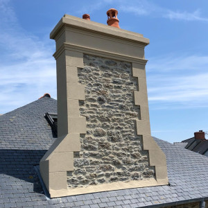 Photo de galerie - Rénovation, restauration d’une tête de cheminée.