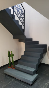 Photo de galerie - Escalier en béton ciré