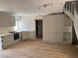 Photo de galerie - Pose de parquet et montage de cuisine 