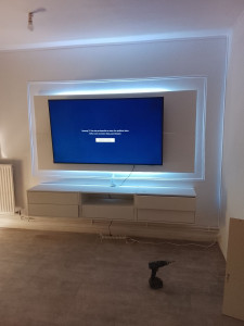 Photo de galerie - Fixation TV plus suport murale tout complète 