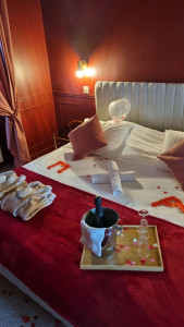 Photo de galerie - Réalisation complète d'une chambre pour la st Valentin 