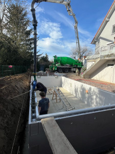 Photo de galerie - Bétonnage d’une piscine 