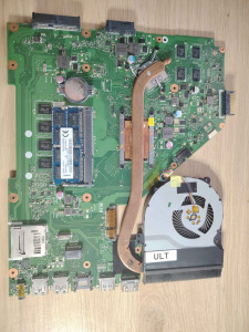 Photo de galerie - Diagnostic et micro-soudure sur un PC portable qui ne prend plus la charge.