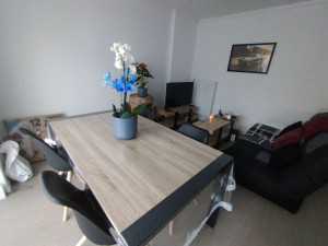 Photo de galerie - Table de salle à manger et meuble TV 