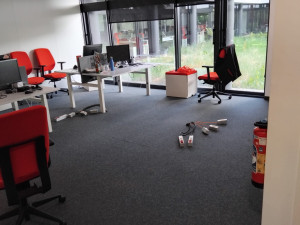 Photo de galerie - Sortir des prises électriques sous plancher 