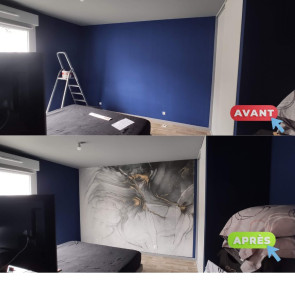 Photo de galerie - Pose d'un papier peint dans une chambre