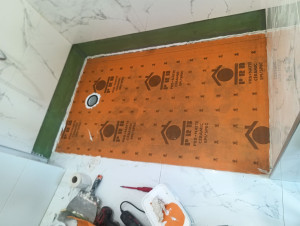 Photo de galerie - étanchéité avant carrelage 