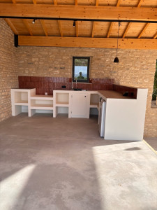 Photo de galerie - Aménagement extérieur: réalisation d’une cuisine d’été en totalité 
