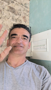 Photo de galerie - Pose d'un tableau encastré en triphasé 