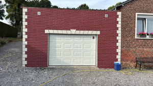 Photo de galerie - Travaille terminer cimentage imitation briques +imitation pierre pose de la couleur . et rejointoiement.