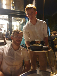 Photo de galerie - Serveur pendant 2 mois au Montebello à ?otre Dame. Super expérience où j étais acteur et source d'initiative dans les équipes