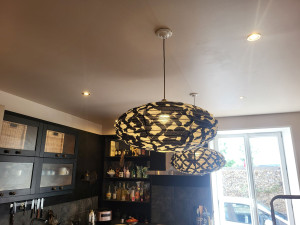 Photo de galerie - Installation  de 10 spots et de 2 luminaires