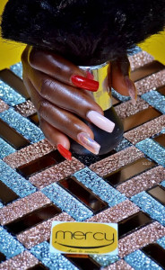 Photo de galerie - Manucure bien faite, à votre convenance : vernis semi-permanent ou press on nails (collage direct) / Prix abordable. 
